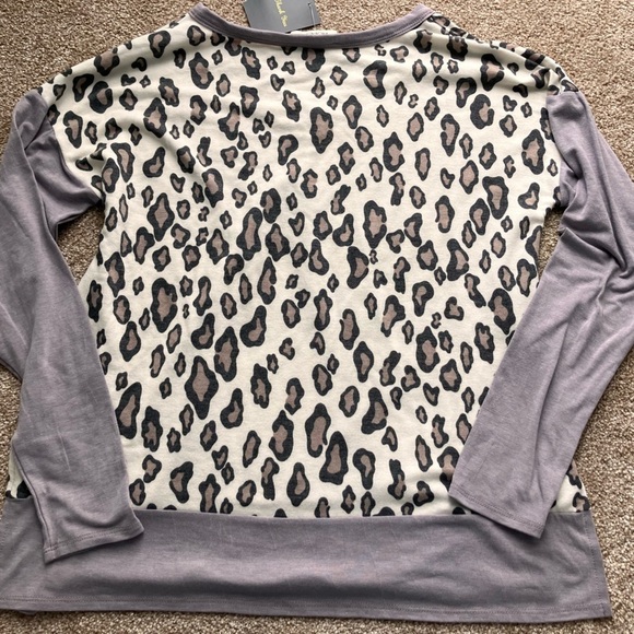 New Harmony in Nature Boutique Leopard Print Long-Sleeved Top Size Small - Picture 4 of 5